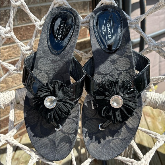 COACH BLACK SUKI FRINGE FLIP FLOP THONG SANDALS LEATHER CASUAL RESORT SZ 5.5 - Picture 1 of 7